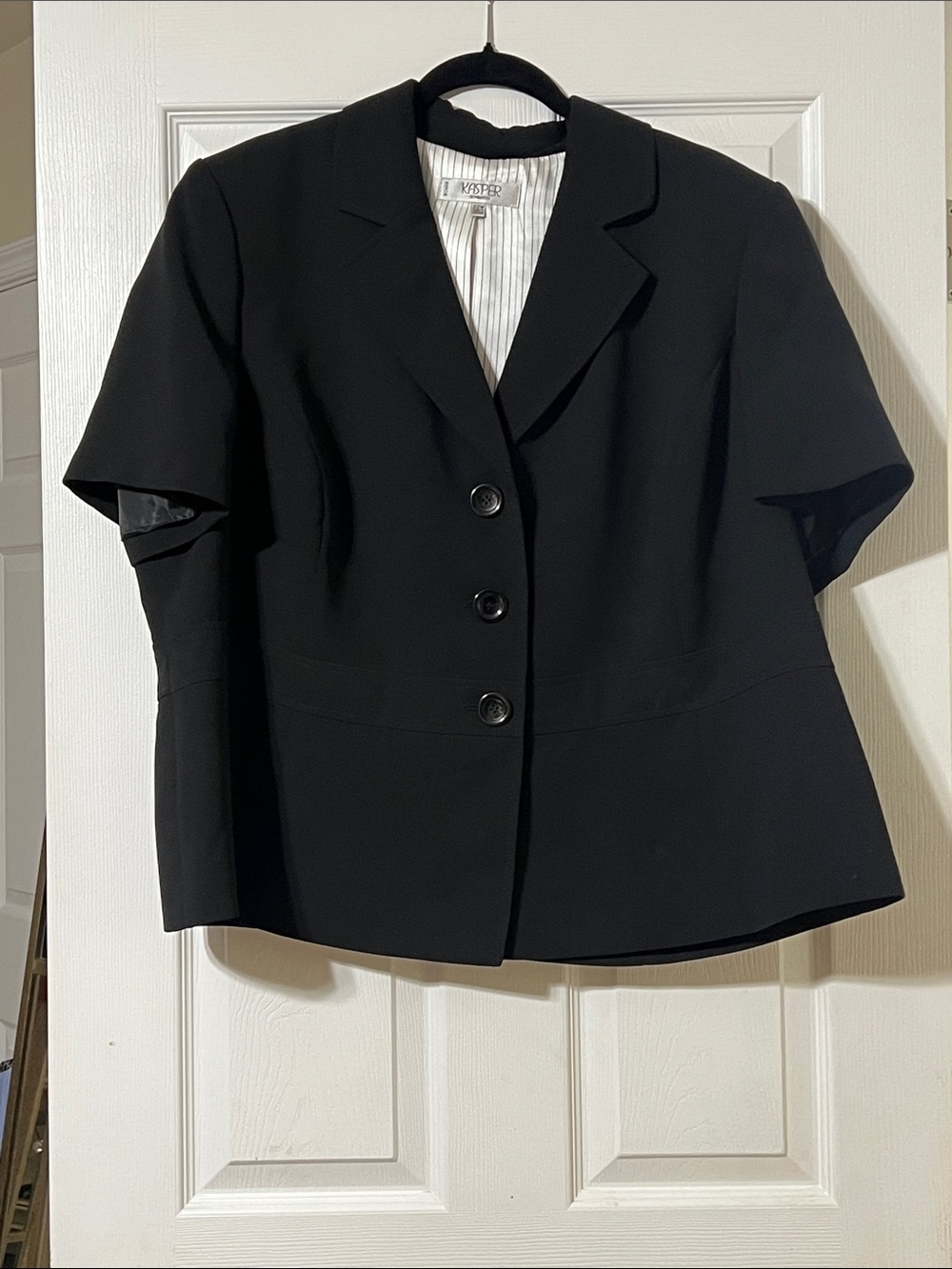Kasper Black Short-Sleeve Tailored Blazer